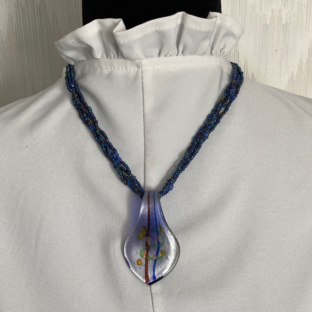 Elegant Blue and Silver Pendant Necklace